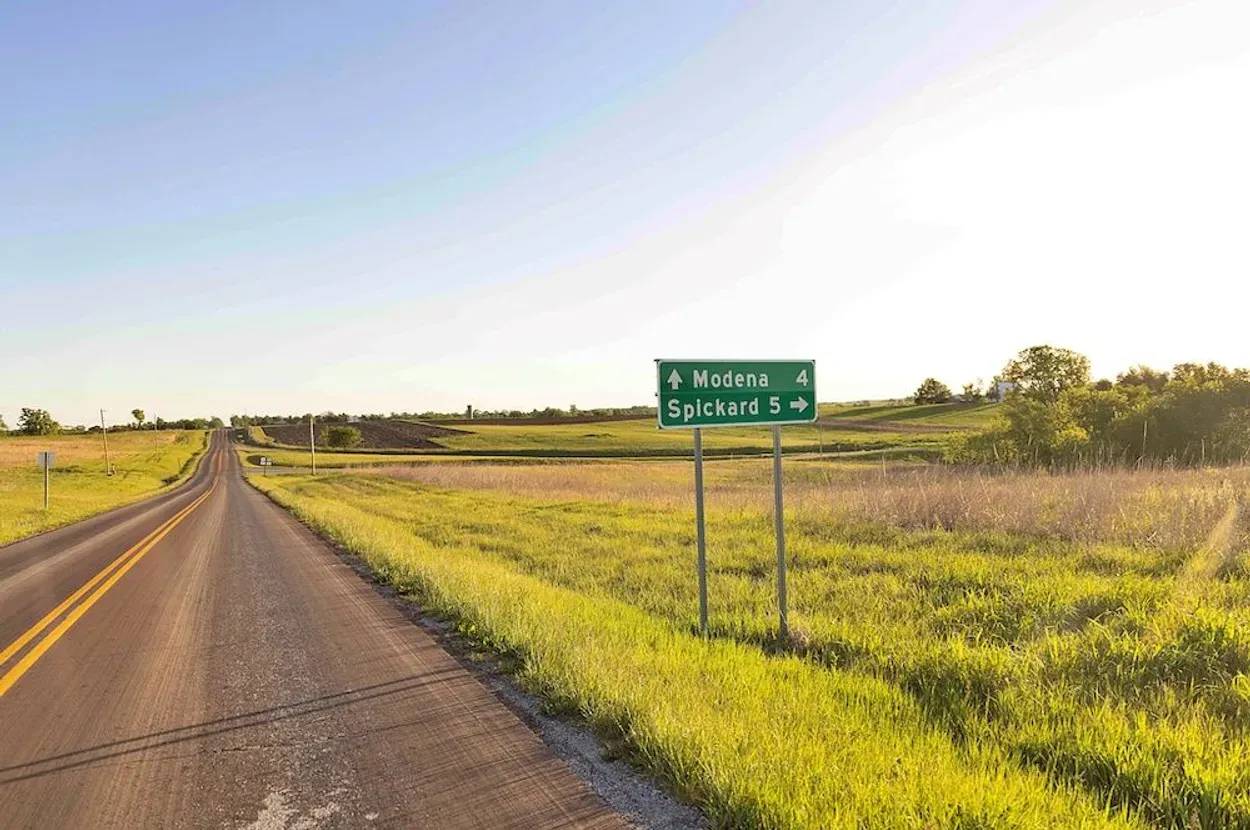 Whitetail Properties listing photo 3 for the Grundy County CRP farm